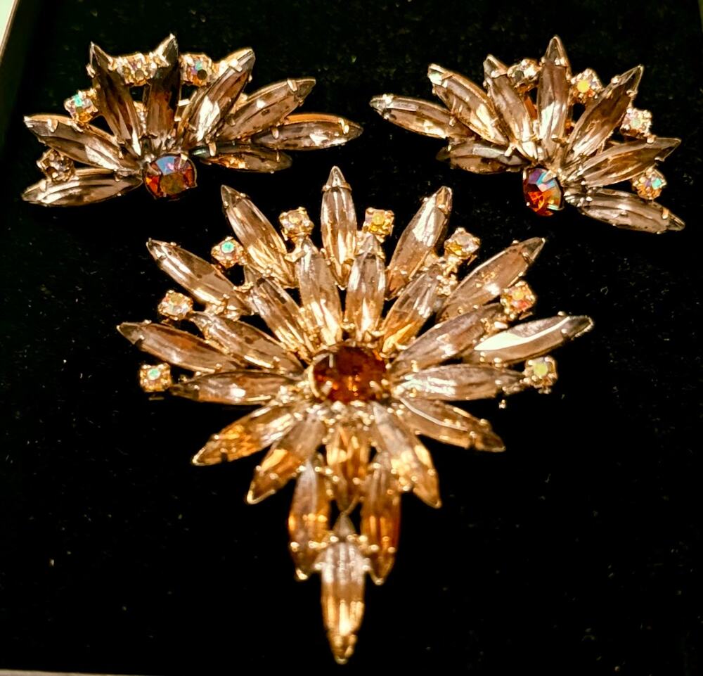 VTG Mid-Century Smoky Quartz Rhinestone Demi Parure Brooch Clip-On Earrings Set